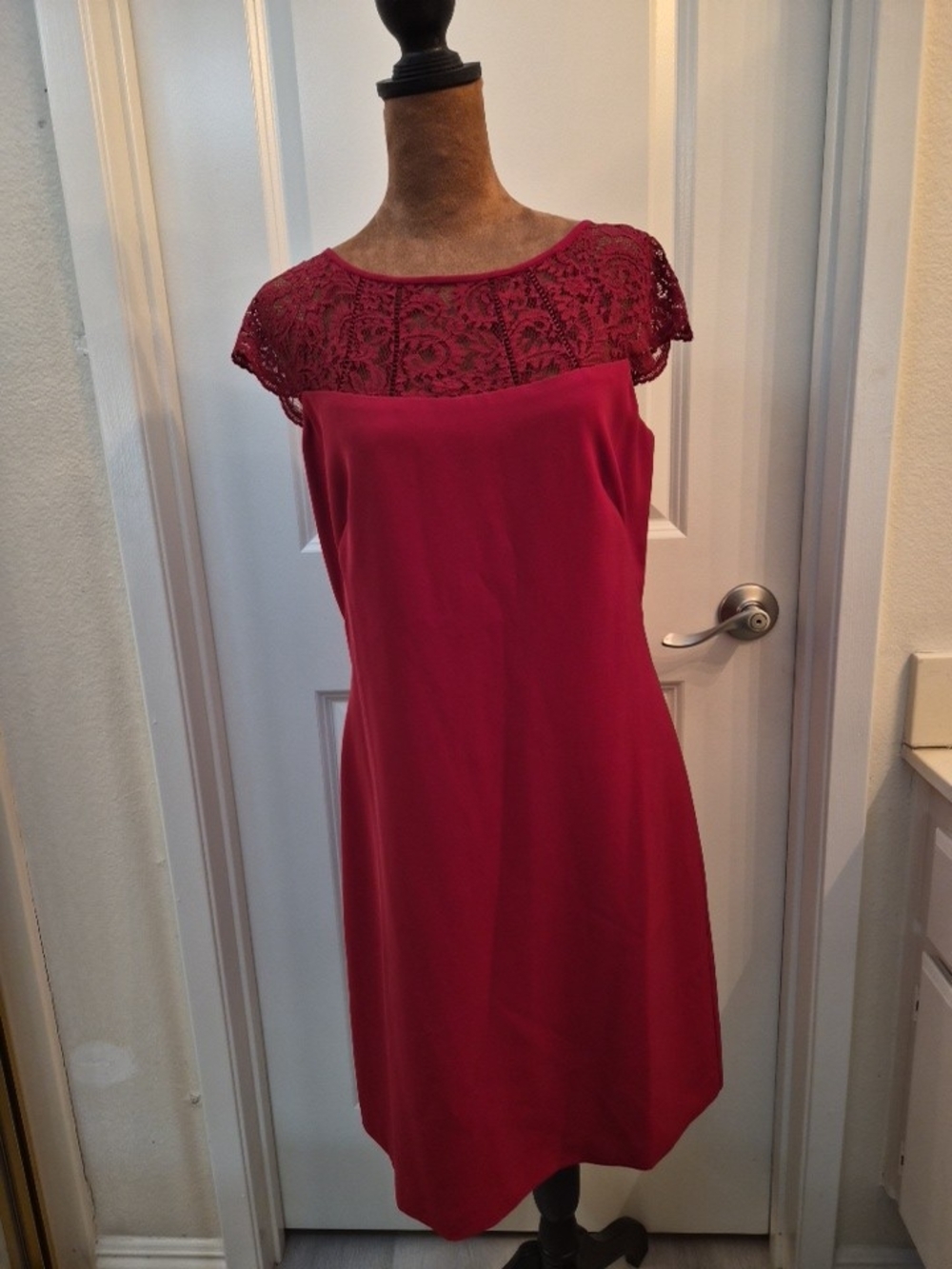White House Black Market Cranberry Lace Yoke Cap-Sleeve Shift Dress
